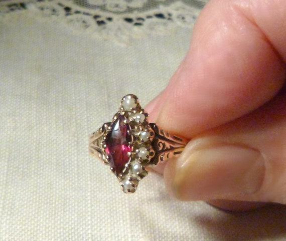 Victorian 14K Garnet and Seed Pearls Ring - image 3