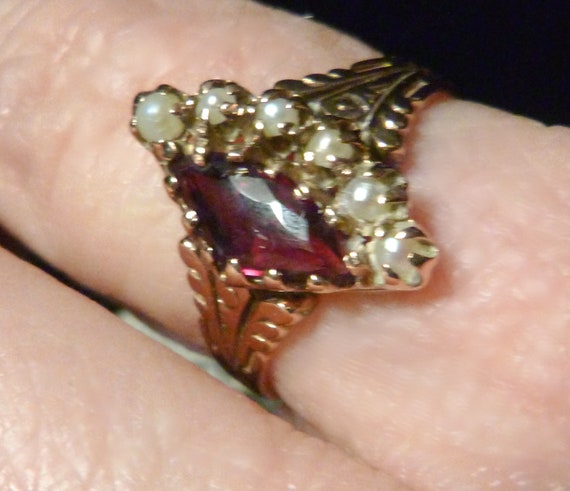 Victorian 14K Garnet and Seed Pearls Ring - image 5