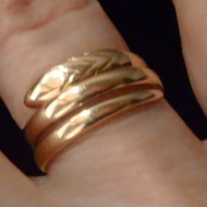 18K Victorian Snake Ring image 5