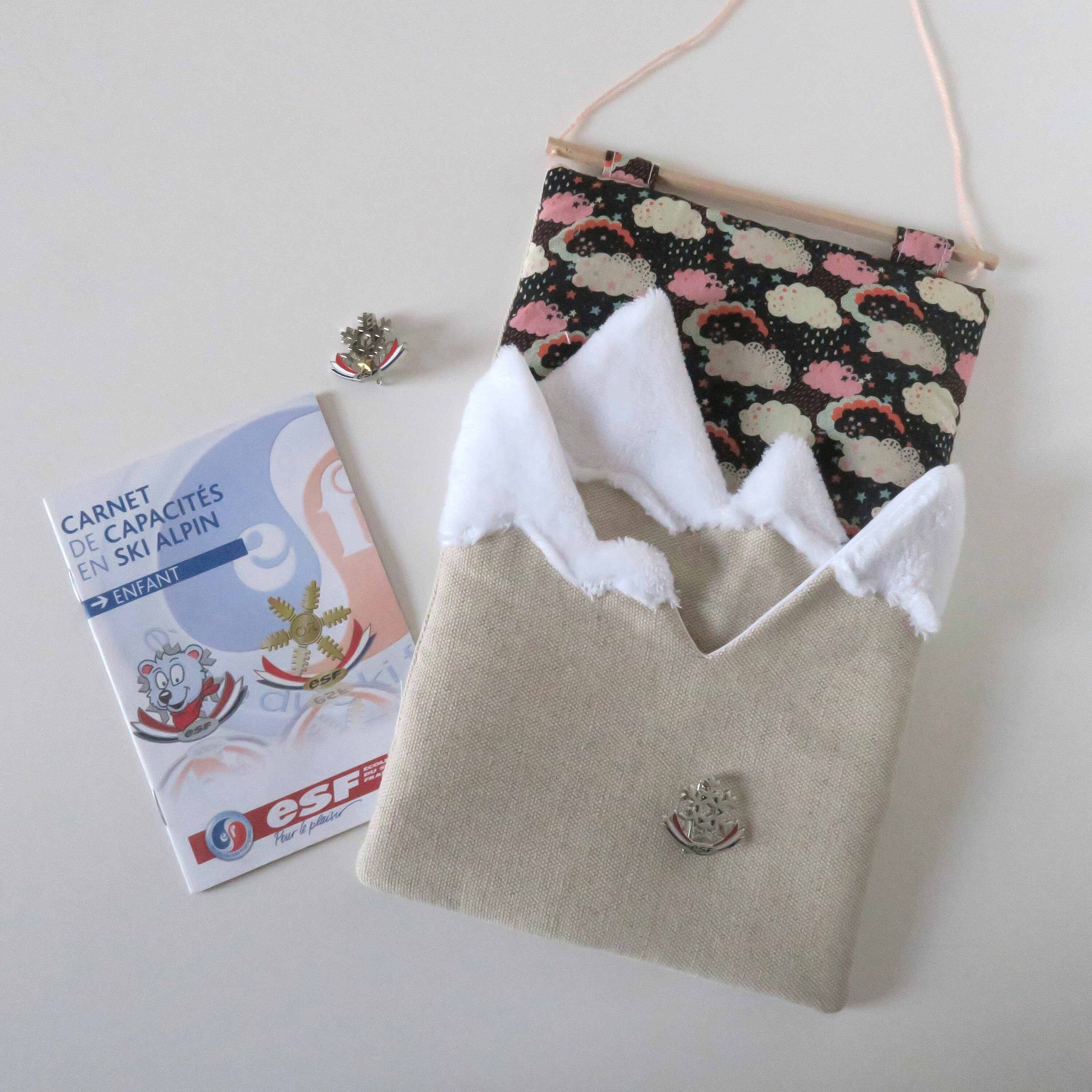 Panneau Mural Montagnes en Tissu Pour Médailles de Ski