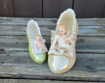 Vintage Pioneer Mdse Co NY Shoes with Cherubs, Lustreware High Heels with Angel Toes, Irredescent Green Gold Trim, Midcentury, Made in Japan