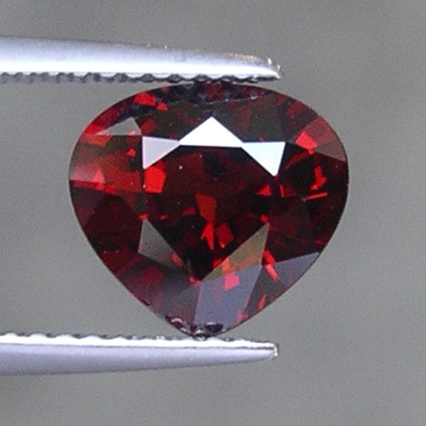 A Large Gorgeous 2.95ct loose Faceted Pudgy Pear Rich Red Spessartite Garnet.