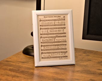 Arte del himno de la Bendita Seguridad enmarcado: Diseño de madera grabado con láser