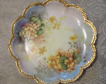 Antique Limoge GDA Gerard et Dufraiseix & Abbot Scalloped Gold Edge 8.5" Cabinet Plate / Signed J Pergler in Painting