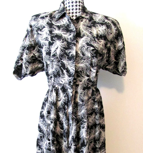 Designer NORMA KAMALI Vintage Black Ivory White Feathers Button