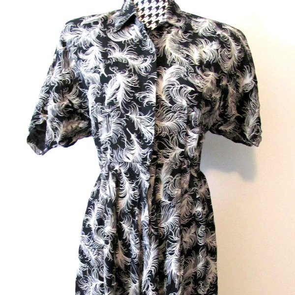 Designer NORMA KAMALI Vintage Black Ivory White Feathers Button Down Shirt Summer Dress Short Sleeves Size 8