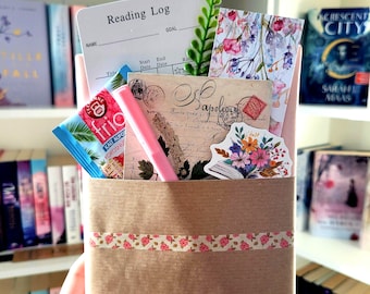 Blind Date with a Book German - let yourself be surprised with our book box. Selection: Fantasy, New Adult, Thriller & Novel and great goodies