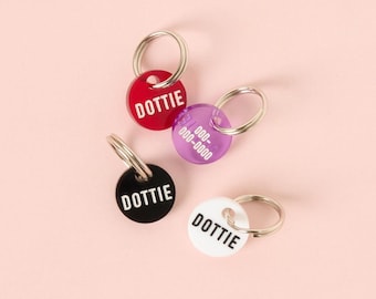 Dottie, a plaquinha de identificação personalizada extra pequena para animais de estimação, nossa menor plaquinha de identificação.