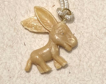 Cute 1930s 40s cream celluloid donkey dangle brooch with green feet so sweet ideal gift