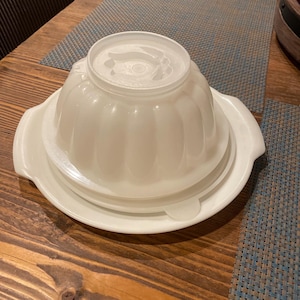 Vintage Jel-N-Serve Tupperware Tulip Mold 4 pieces