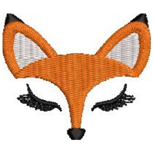 Könnte beinhalten: Ein süßes Fuchses Gesicht mit geschlossenen Augen und langen Wimpern. Der Fuchs hat orangefarbenes Fell, eine schwarze Nase und weiße Ohren.