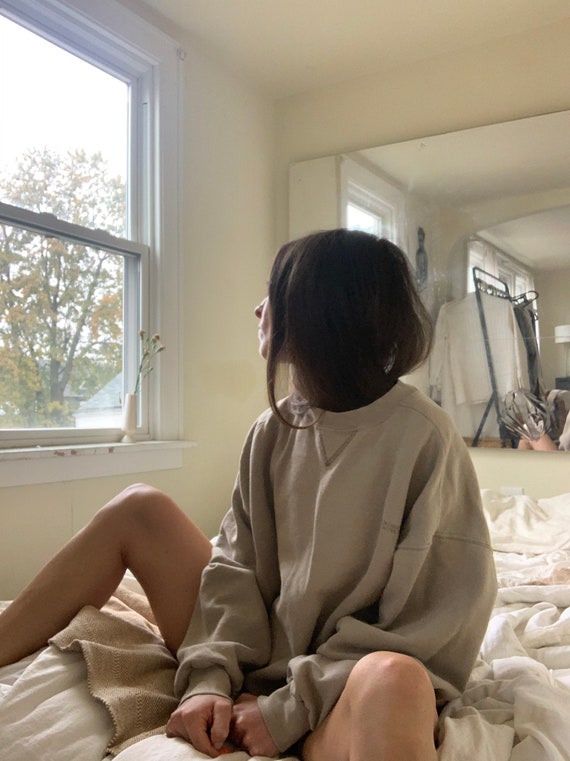Vintage oversized faded beige crewneck sweatshirt