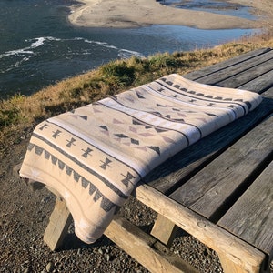 Aztec Blanket / Throw - Winter White - 60 x 60&quot; - Wool blend - Southwestern - Navajo - Western - Beach blanket - SQUAMISH EAGLE RUN Edition