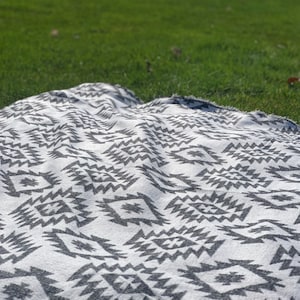 Queen Aztec Blanket / Throw - Black & White - 88" x 60" - Wool blend - Navajo - Boho - Southwestern - Western - style - LANGARA EDITION