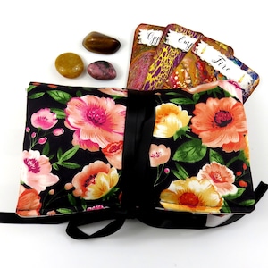Floral Tarot Wrap und Lesetuch, Schwarze Orakel Tasche, Kristall Tasche, Charms Tasche, Rune Tasche, Mala Perlen Tasche