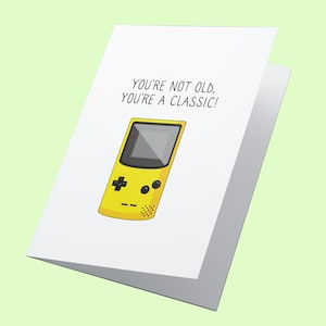 Non sei vecchio, sei un classico! Divertente biglietto di compleanno, Buon compleanno, Biglietto di compleanno retrò, Biglietto amico, Biglietto da giocatore retrò, Biglietto Gameboy