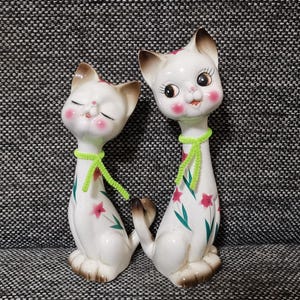vintage ceramic animal japanese kitsch big eye lover kitty white flower cat lover Figurines japan 7-8&quot;