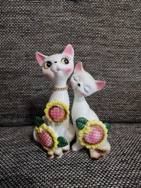 Vintage Cute Japanese Animal Kitty Ceramic Kitsch Big Eye Long