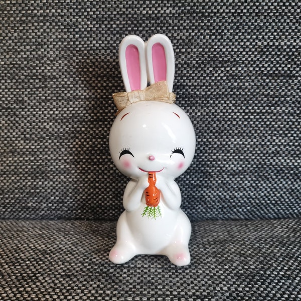 vintage cute ceramic kitsch rabbit Rune Naito White rabbit eats carrots Japan