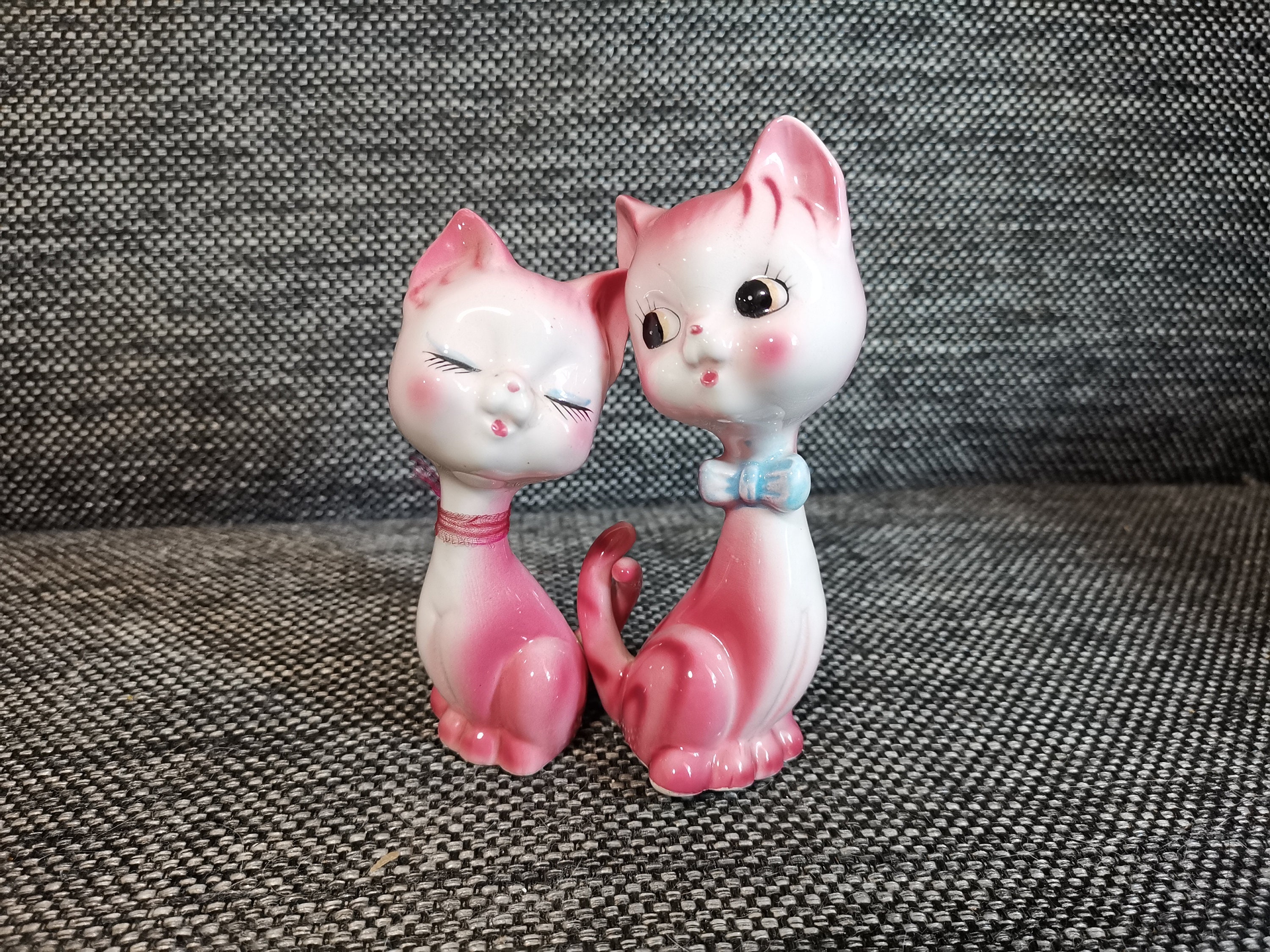Vintage Kawaii Cute Ceramic Kitsch Big Eye Kitty Cat Lover Big Eye