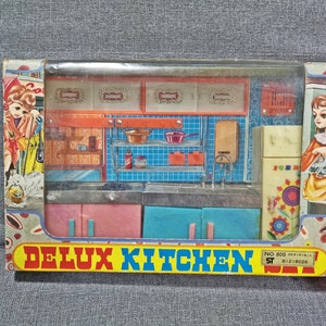 Juguetes retro vintage, lindos bebés kitsch kawaii, muñeca Showa de ojos grandes, juego de cocina de lujo, juguetes japoneses