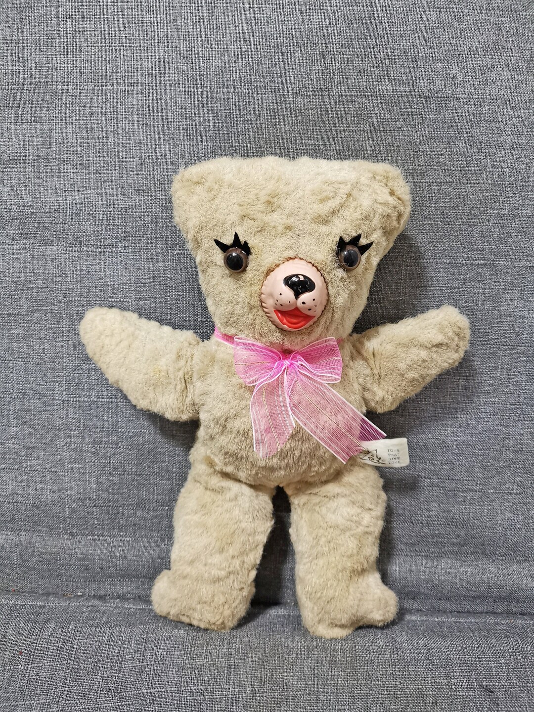 Oso de peluche vintage con cara de goma y ojos grandes, muñeco de