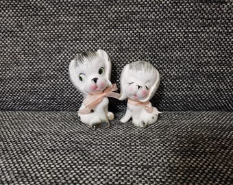 ヴィンテージの日本の陶器キッチュな猫：シャム猫の置物（11x6インチ