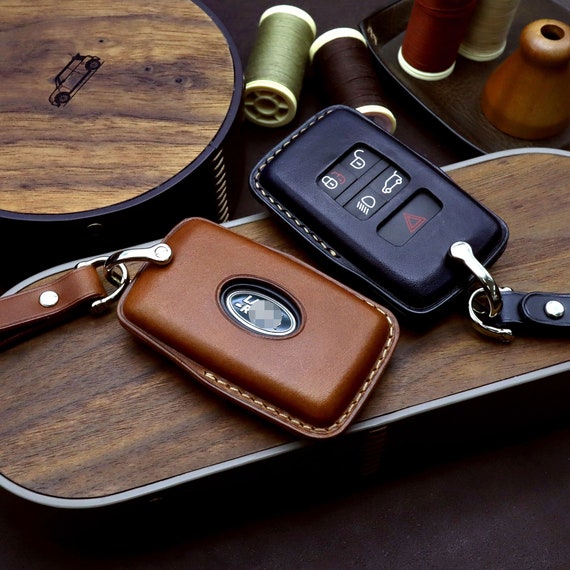 Land Rover leather and enamel car key ring / fob