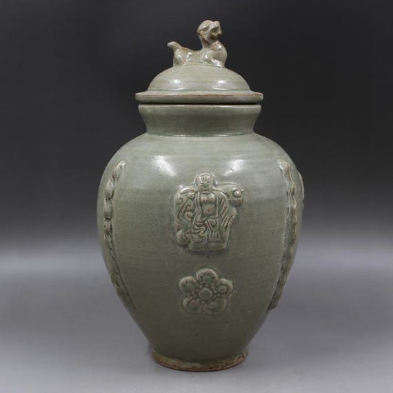 花と鳥の彫刻 グレーの陶器皿 青磁 中国 花と鳥の彫刻 グレーの陶器皿