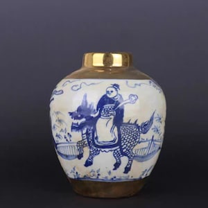 Chinese old ceramic jar,China Gold ground blue and white porcelain Pot,hand drawing Kylin and figures Pattern pottery pot,Asian Collection
