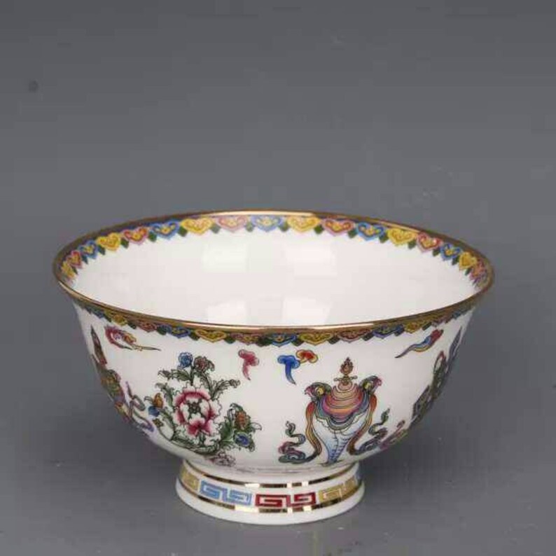 Chinese antique Qing dynasty Qianlong style famille rose fencai porcelain bowl.Chinese antiques bowl,Ornament,ceramic vintage collection