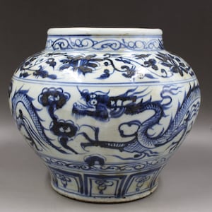 Chinese old ceramic jar,China blue and white porcelain Pot,hand drawing cloud and dragon Pattern pottery pot,Asian Collection art
