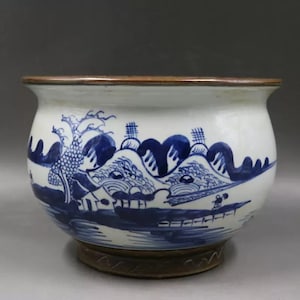 Chinese old ceramic censer,Chinablue and white porcelain Pot,hand drawing landscape Pattern pottery incense burner,Asian Collection a