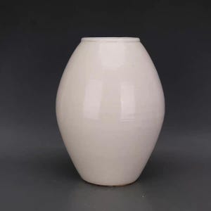 Chinese Old ceramic Pot,Tang Xing Ware white Glaze porcelain Jar,hand carving Pottery jug,Asian Art Collection
