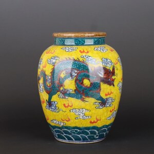 青白磁の人物デザイン壺　中国陶芸 現在、この商品の在庫はありません - Etsy
