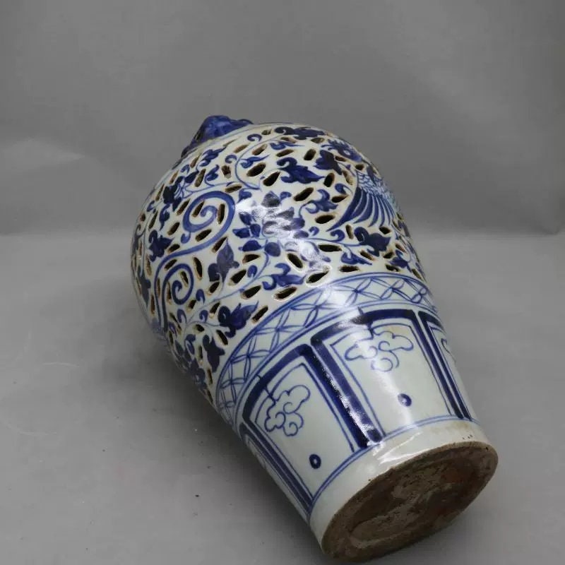 元代青白図梅花瓶 中国のアンティーク陶器の花瓶 元代青白磁の梅花瓶 手描きの花と