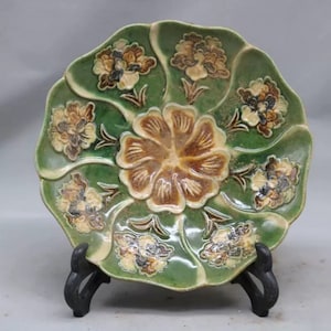 Chinese antique ceramic plate Tang dynasty three colour style Tang Sancai porcelain plate,hand carved flowers Tangsancai ceramic dish