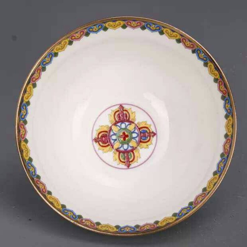 Chinese antique Qing dynasty Qianlong style famille rose fencai porcelain bowl.Chinese antiques bowl,Ornament,ceramic vintage collection
