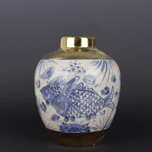 Chinese old ceramic jar,China Gold ground blue and white porcelain Pot,hand drawing fish and algaes Pattern pottery pot,Asian Collection