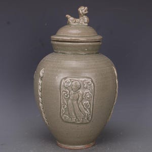 Chinese vintage ceramic pot Chinese Yue ware celadon Lid Jar Yue Kiln hand carved relief sculpture figures pattern porcelain jug