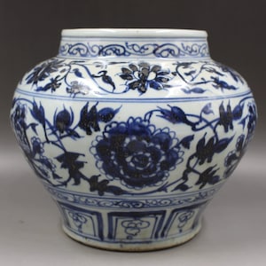 Chinese old ceramic jar,China blue and white porcelain Pot,hand drawing flowers Pattern pottery pot,Asian Collection art