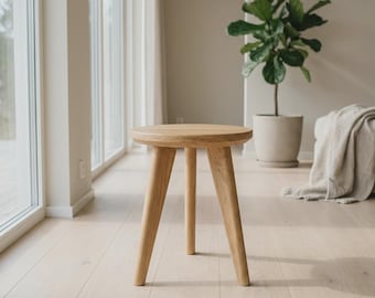 Mid Century Modern Holzhocker: Handgefertigter Akzenthocker aus Eiche