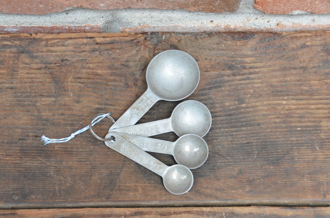 Vintage Measuring Spoons Metal Measuring Spoons Set of 4 Etsy