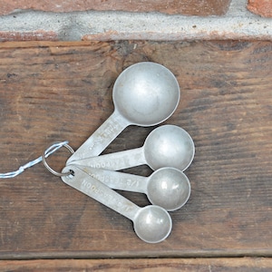 Vintage Measuring Spoons - Metal Measuring Spoons - Set of 4, 1 Tablespoon, 1 Teaspoon, 1/2 Teaspoon, 1/4 Teaspoon