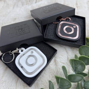 Porte-clés NFC personnalisé, Porte-clés avec code QR, Porte-clés pour petite entreprise, Carte de visite, Porte-clés avec liaison Instagram, Porte-clés en acrylique, Image de marque