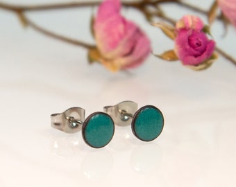 Round enamel stud earrings, emerald green, small solid-color stud earrings, simple combination earrings, basic stud earrings