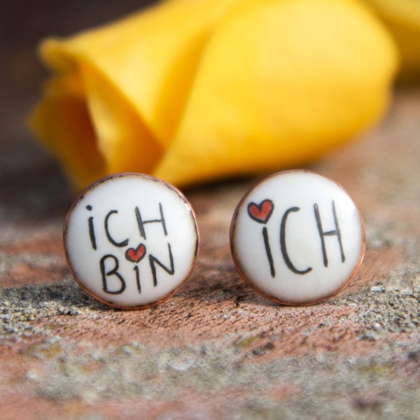 Ohrstecker aus Emaille, Ich bin ich, runde Stecker Ohrringe mit Botschaft, Ohrstecker für Mädchen, Unisex Selbstliebe Schmuck handgefertigt