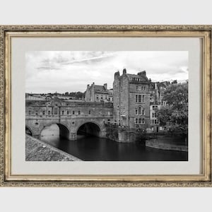 Bath city download print, Pulteney Bridge England photography, UK city decor, Somerset photos, Guest room decor, Printable Airbnb wall decor
