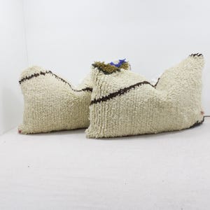 Juego de 2 almohadas marroquíes vintage 100% lana, almohada absolutamente hermosa, almohada de suelo, diseño marroquí bereber para el hogar, Kilim bereber hecho a mano 2P1555