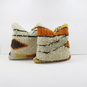 Juego de 2 almohadas marroquíes vintage 100% lana, almohada absolutamente hermosa, almohada de suelo, diseño marroquí bereber para el hogar, Kilim bereber hecho a mano 2P937